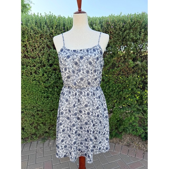 LOFT Dresses & Skirts - Ann Taylor LOFT Petites Floral Spaghetti Strap Dress Navy White MP MPetite